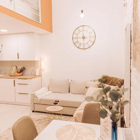 Stylish At Ruin Pub District Apartment *