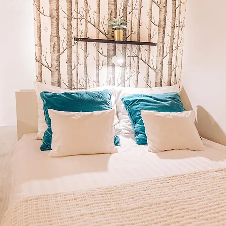 Stylish At Ruin Pub District Apartment