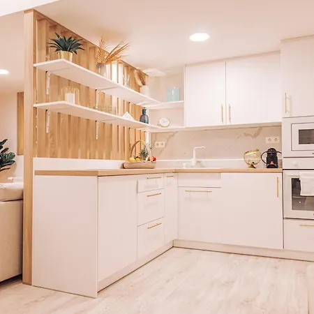 Stylish At Ruin Pub District Apartment *