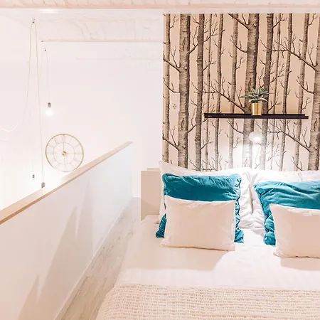 Stylish At Ruin Pub District Apartment *