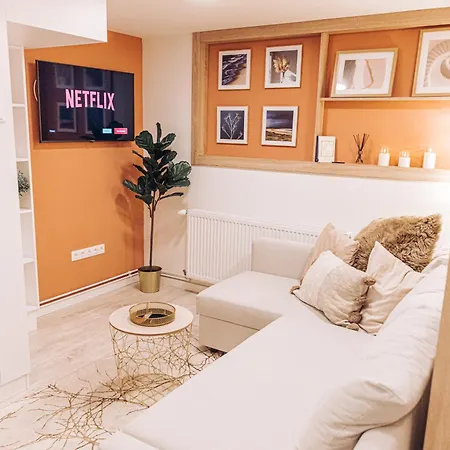 Stylish At Ruin Pub District Apartment Budapest