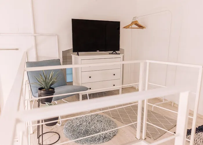 Stylish At Ruin Pub District Apartament
